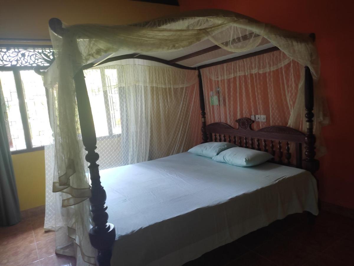 The Villa Utopia Hikkaduwa Room photo